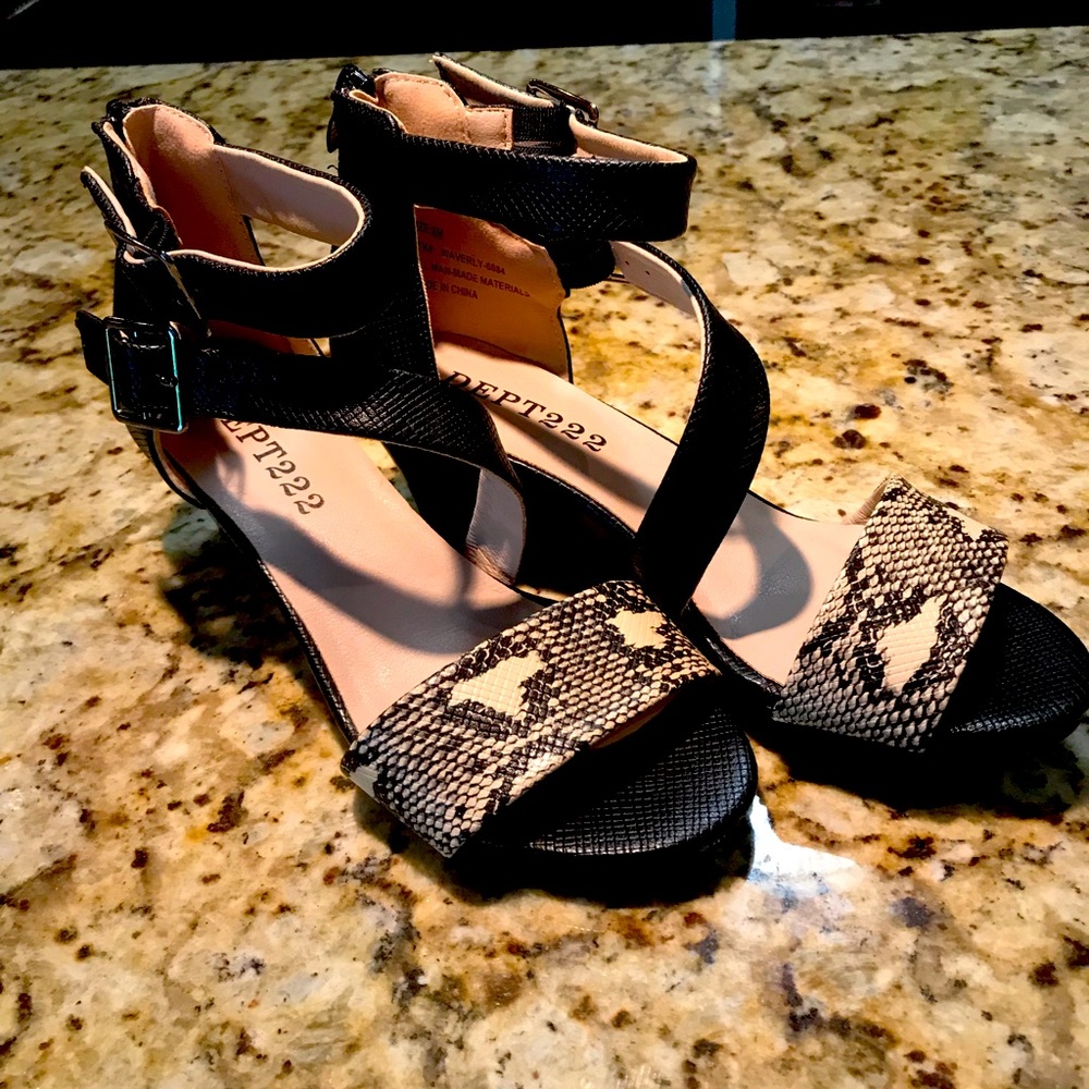 Black sandal 6 New